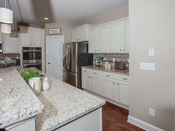 Photos NOT of actual home
