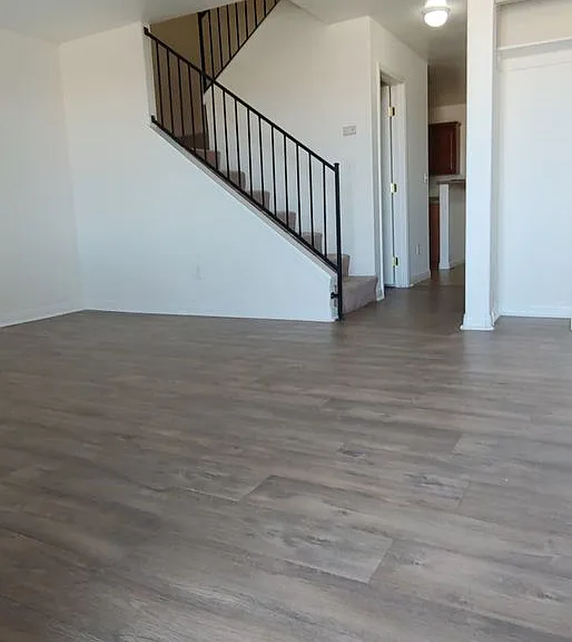 7113 Victor Pl — Photo 2