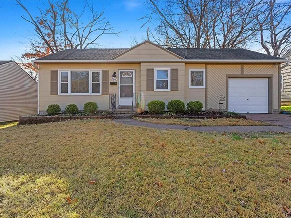 4815 W 56th St, Roeland Park, KS 66205