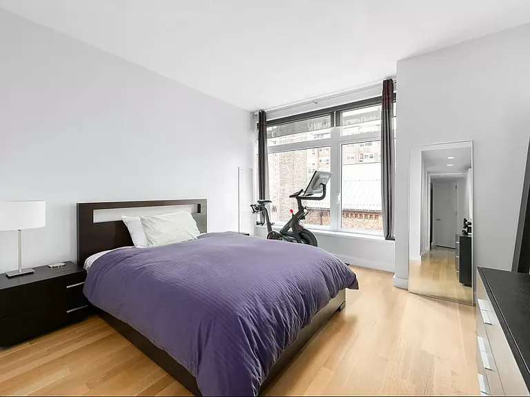400 E 67th St #5J — Photo 8