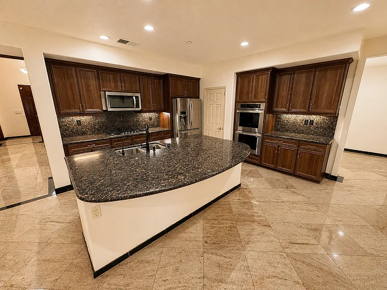 621 Marbella Ct — Photo 8