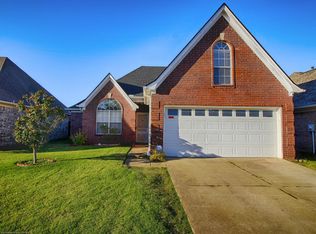 9888 Wynngate Dr, Olive Branch, MS 38654
