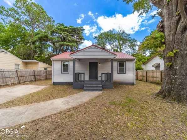 206 Meadowdale Dr, Warner Robins, GA 31088