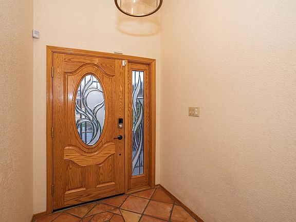 4th image of 1464 W 32nd Pl