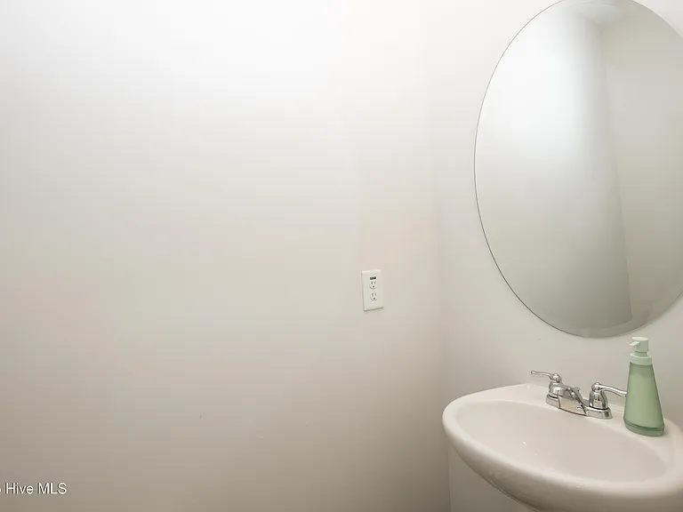 88 Kensington Dr — Photo 25
