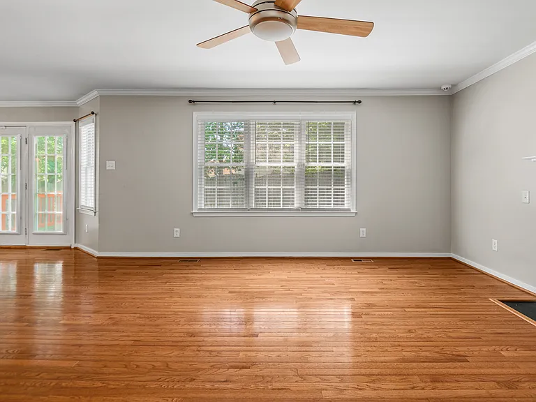 3924 Liberty Point Dr — Photo 22