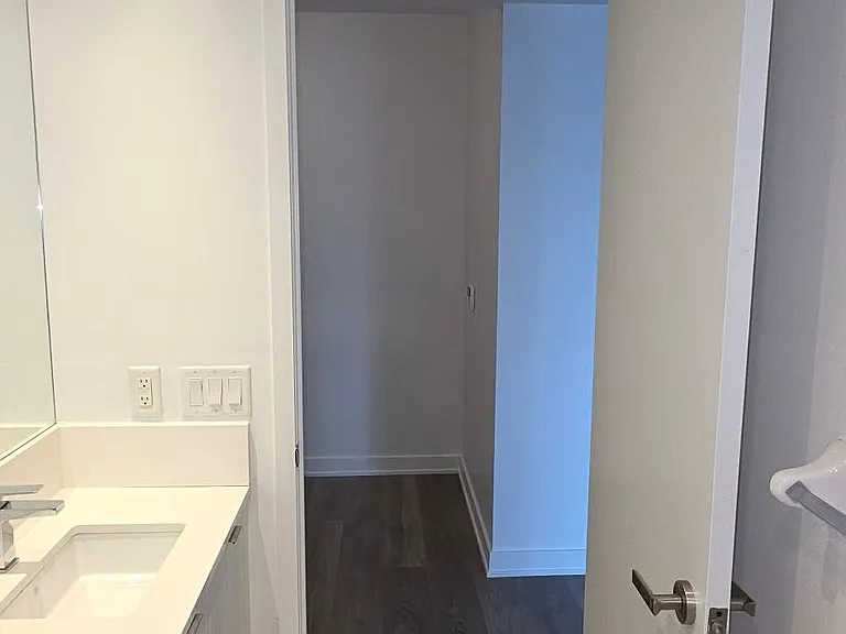 195 Redpath Ave #2212 — Photo 15