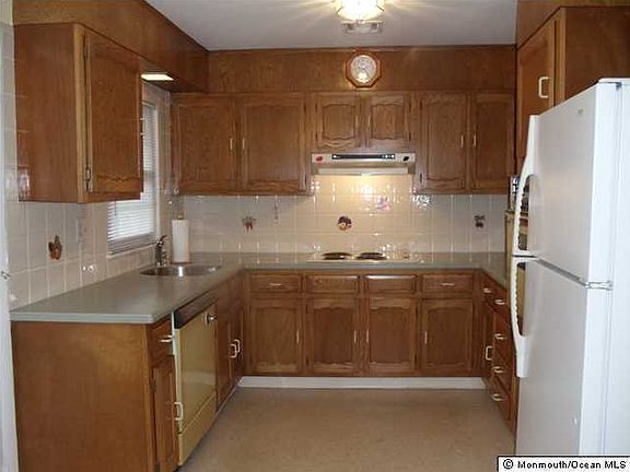 2nd image of 1125 Argyll Circle #B