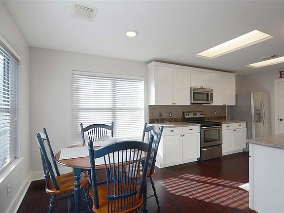 5th image of 24415 Goodwin Dr
