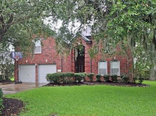 53 N Calla Lily Ct, Lake Jackson, TX 77566