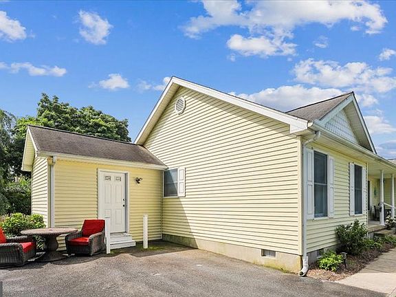 3rd image of 736 Hickman Dr