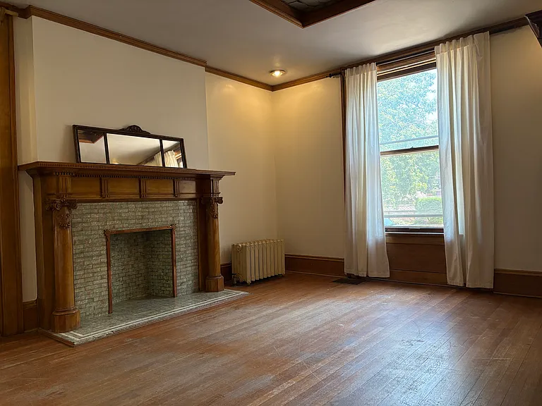 1249 York St #1 — Photo 13