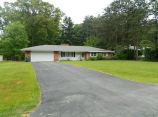 1707 Ritter Dr, Norton Shores, MI 49441