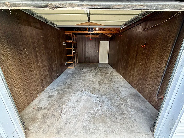 1204 Ada St — Photo 17