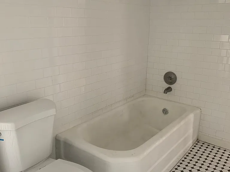 211 Milford Rd — Photo 24