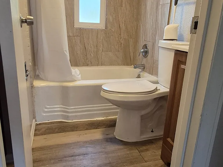 1111 W Colorado Ave — Photo 12