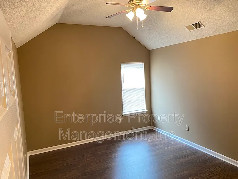 6496 Amberwood Cv — Photo 13