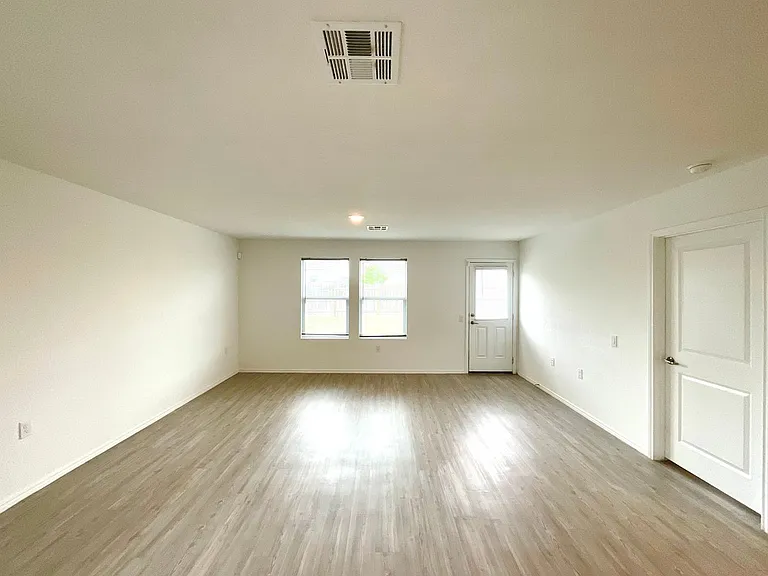 615 Bean Bnd — Photo 19