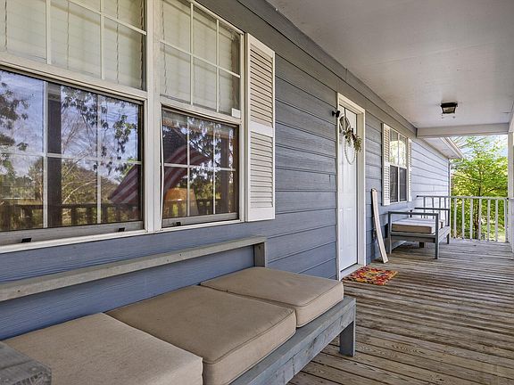 4th image of 1302 Labrea Dr