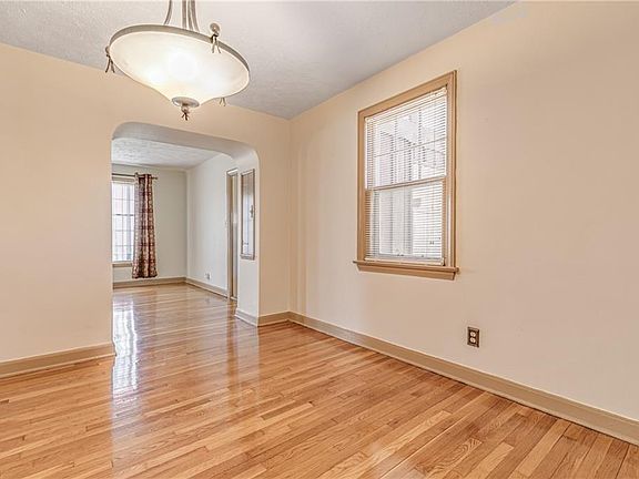 5th image of 541 E 266th St