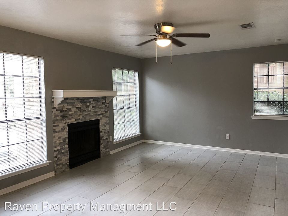 2nd image of 2401 Sycamore Ave APT C1