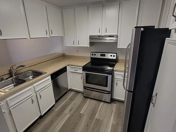 3rd image of 8828 Mira Mesa Blvd APT 1