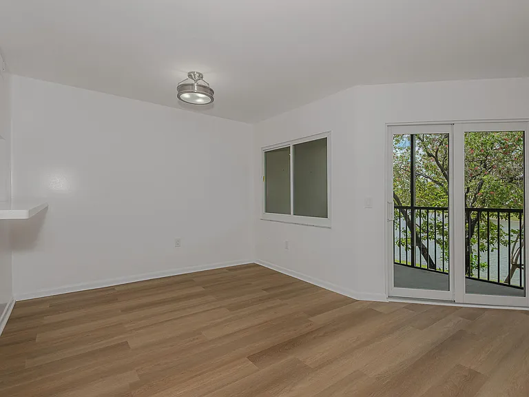 13800 SW 14th St #211C — Photo 5