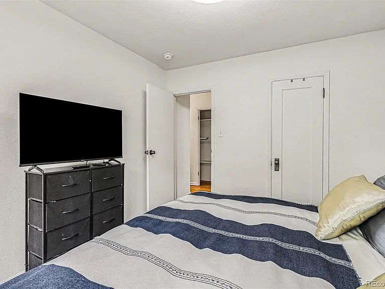 1520 Glencoe St #7 — Photo 16