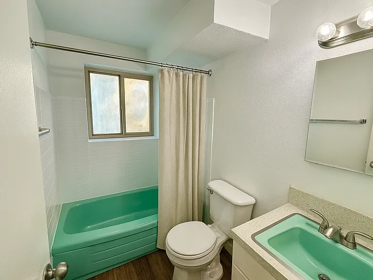 2737 W 23rd Ave — Photo 4