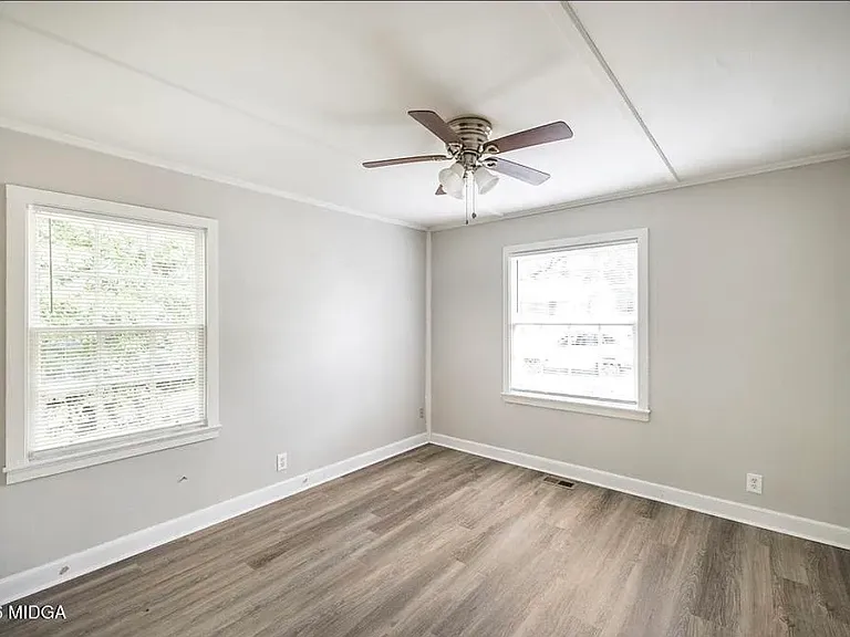 McKenzie Dr — Photo 9