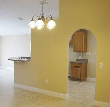 5th image of 10838 Laxton St