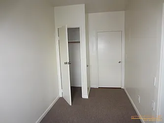 Rented by aptsandlofts.com