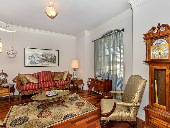 3rd image of 2828 Mira Vista Ln