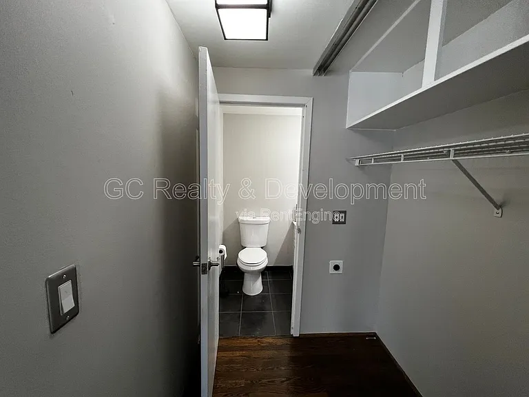 1221 N Dearborn St #P9N — Photo 12