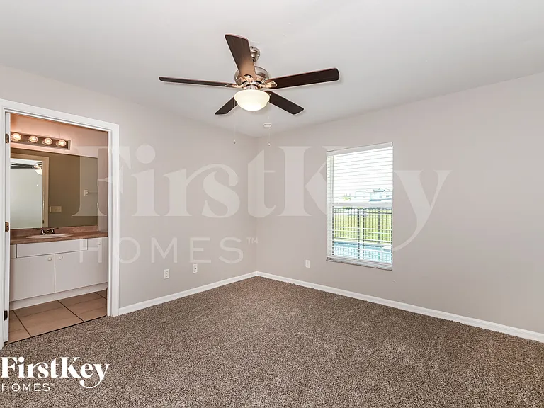 2232 NW 9th Ter — Photo 8
