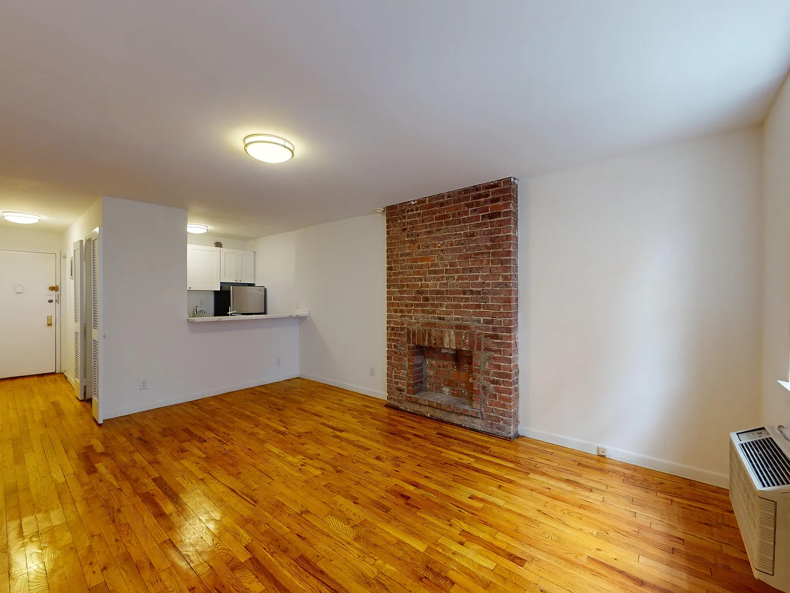 118 E 92nd St — Photo 3