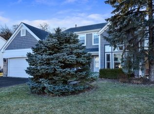 934 Lancaster Ln, Lake Zurich, IL 60047