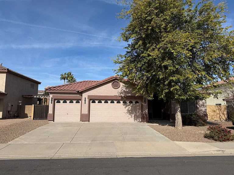 2140 E Remington Pl — Photo 1