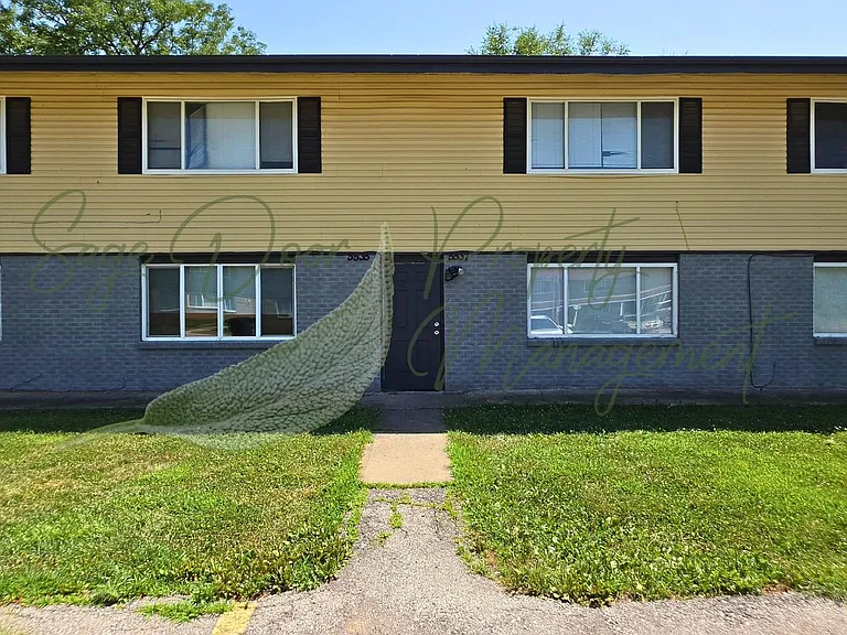 5535-5537 Freeman Ave — Photo 1