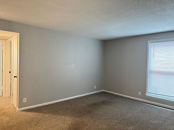 3rd image of 526 Main St #5