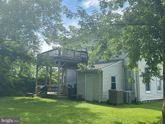 2nd image of 205 Railroad Ave #A