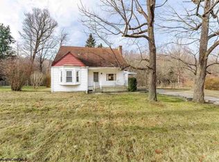 2067 Blue Horizon Dr, Morgantown, WV 26501