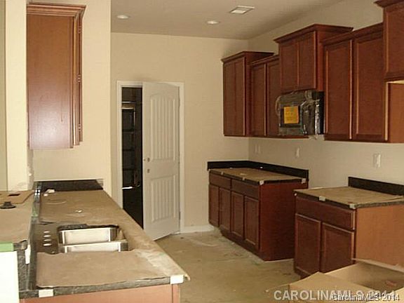 4th image of 519 Knothole Ln #193