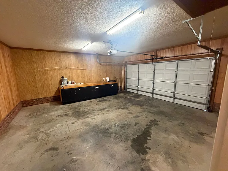 3290 Valencia Dr — Photo 41