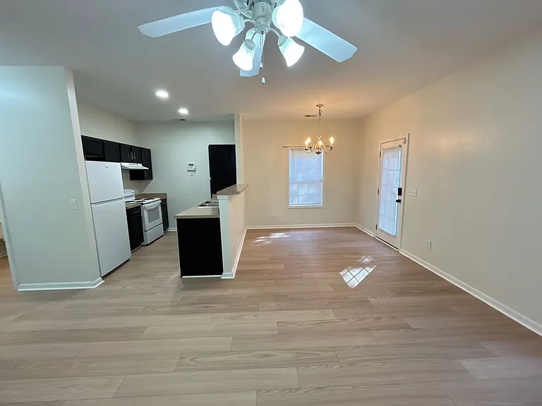 121 Angel Garden Way — Photo 3