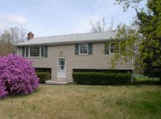 34 Shawnee Rd, Pepperell, MA 01463