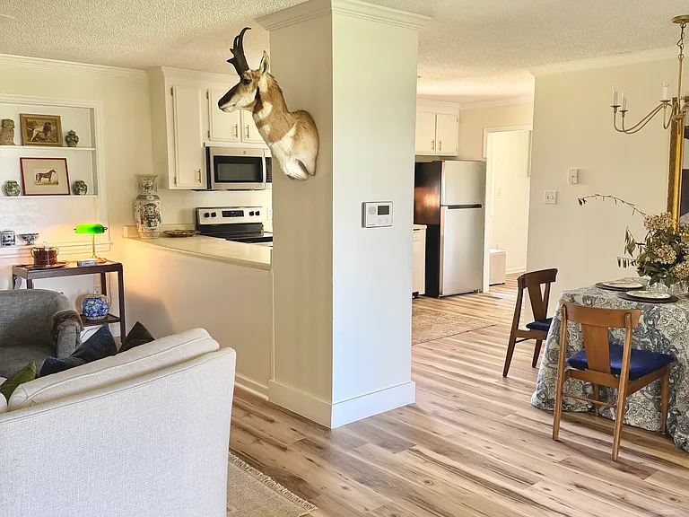 611 Ledgedale Cir — Photo 9
