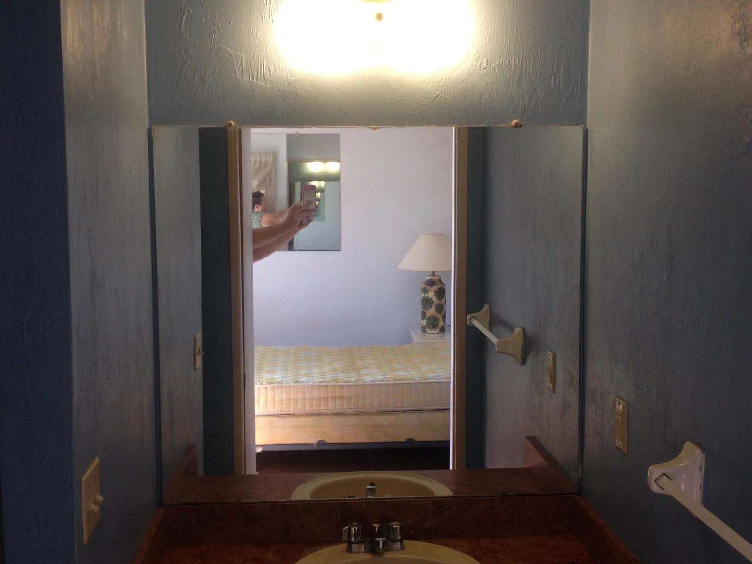 522 Ridgewood Ave — Photo 1