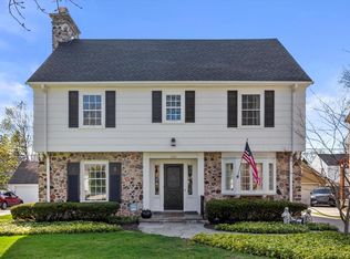 6121 N Bay Ridge Ave, Whitefish Bay, WI 53217