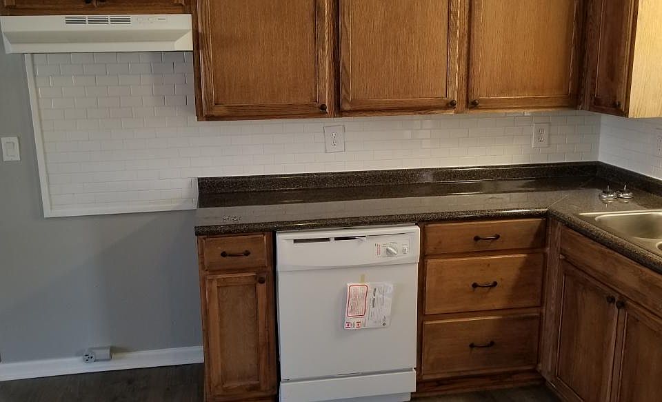 2nd image of 206 Wayland Dr